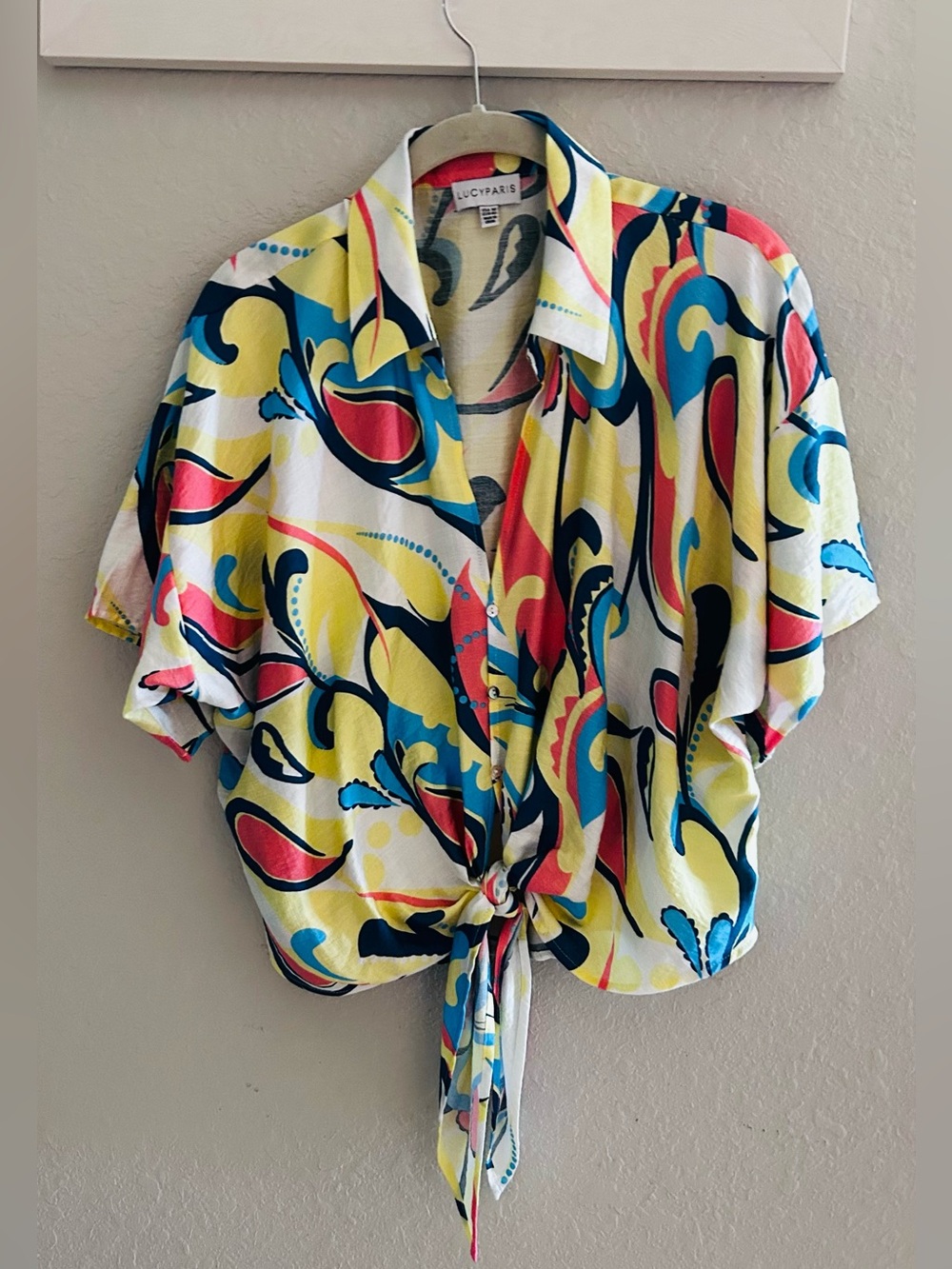 Lucy Paris Rue Dillards floral swirl collared button up tie top short sleeve M